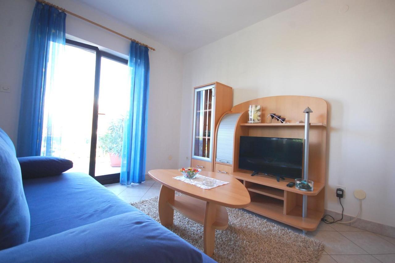 Apartments Andrea By El-Pi Tours Njivice Buitenkant foto