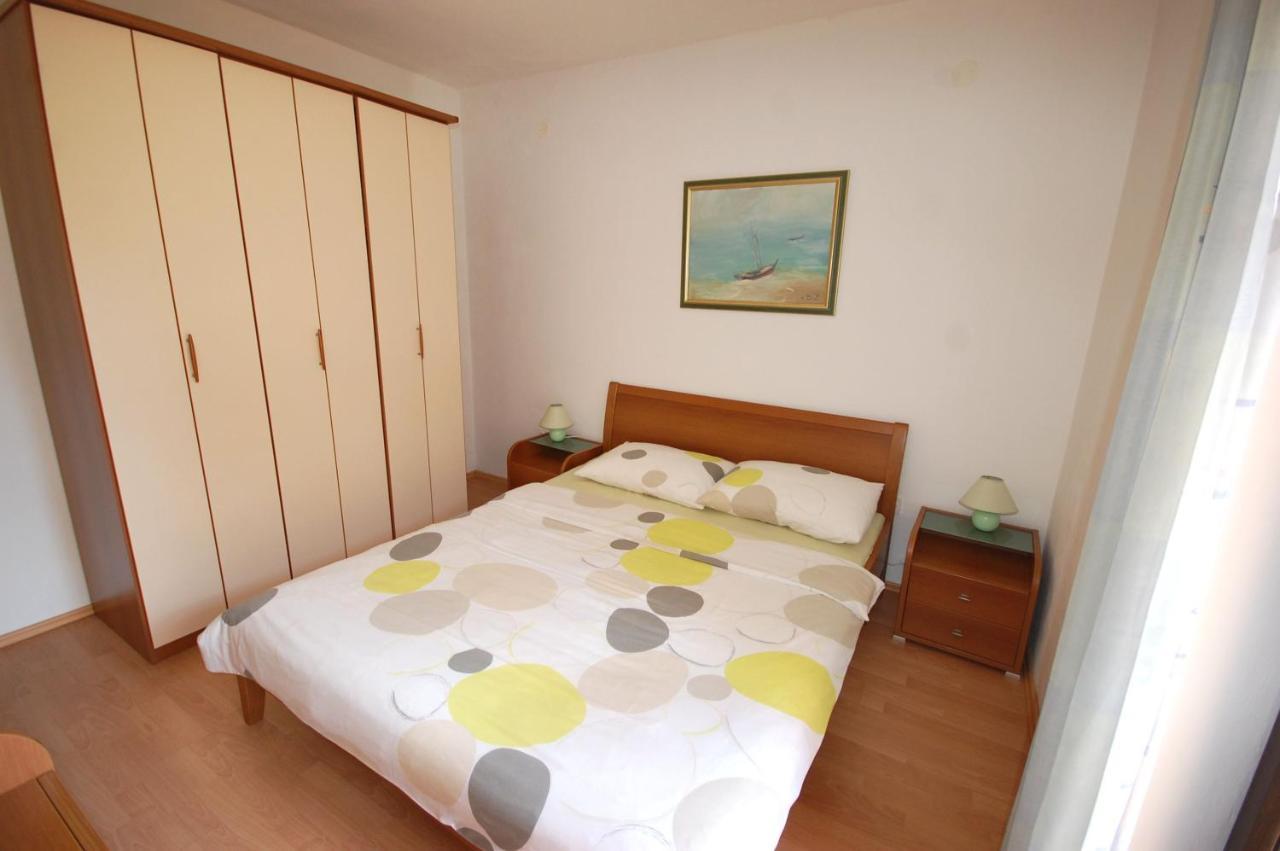 Apartments Andrea By El-Pi Tours Njivice Buitenkant foto